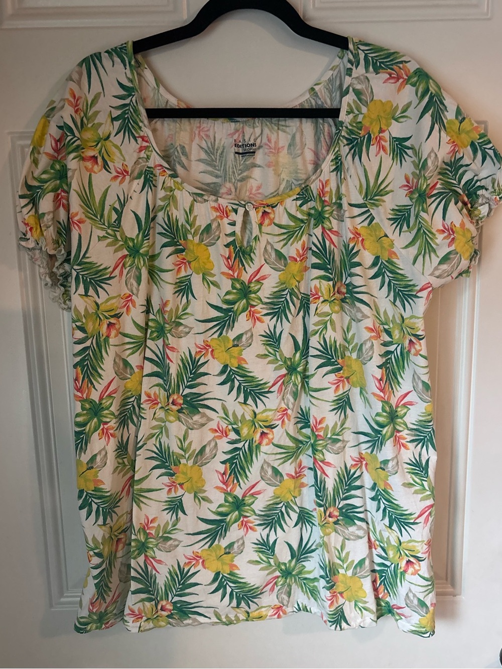 Basic Editions Tropical Floral Short Sleeve Scoop Neck Top - White/Green/Yellow